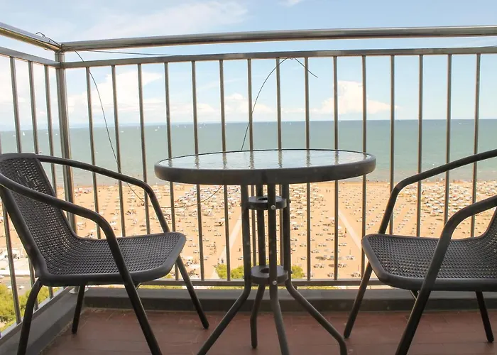 International Seaview Apartments