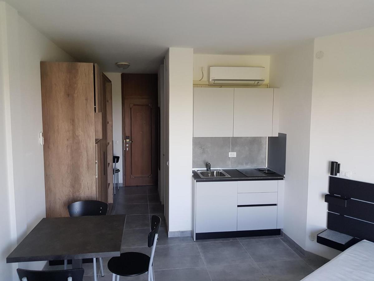 International Seaview Apartment