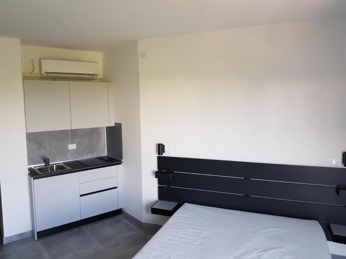 International Seaview Apartment *