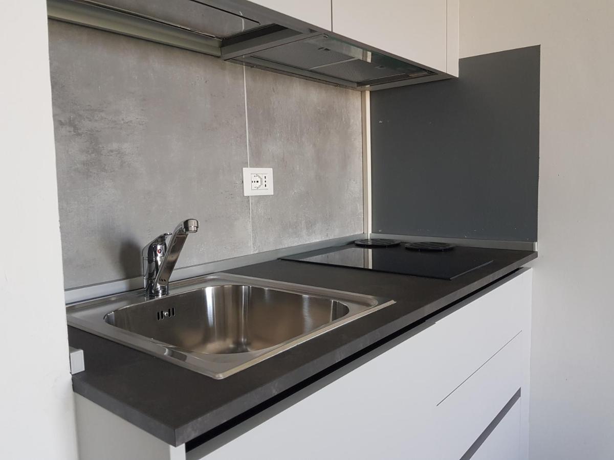 International Seaview Apartment *