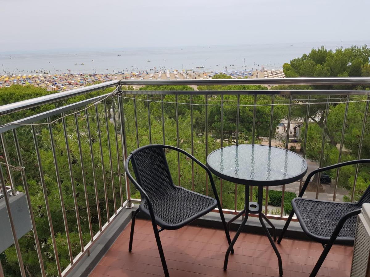 International Seaview Apartment *