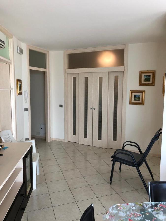 International Seaview Apartment *