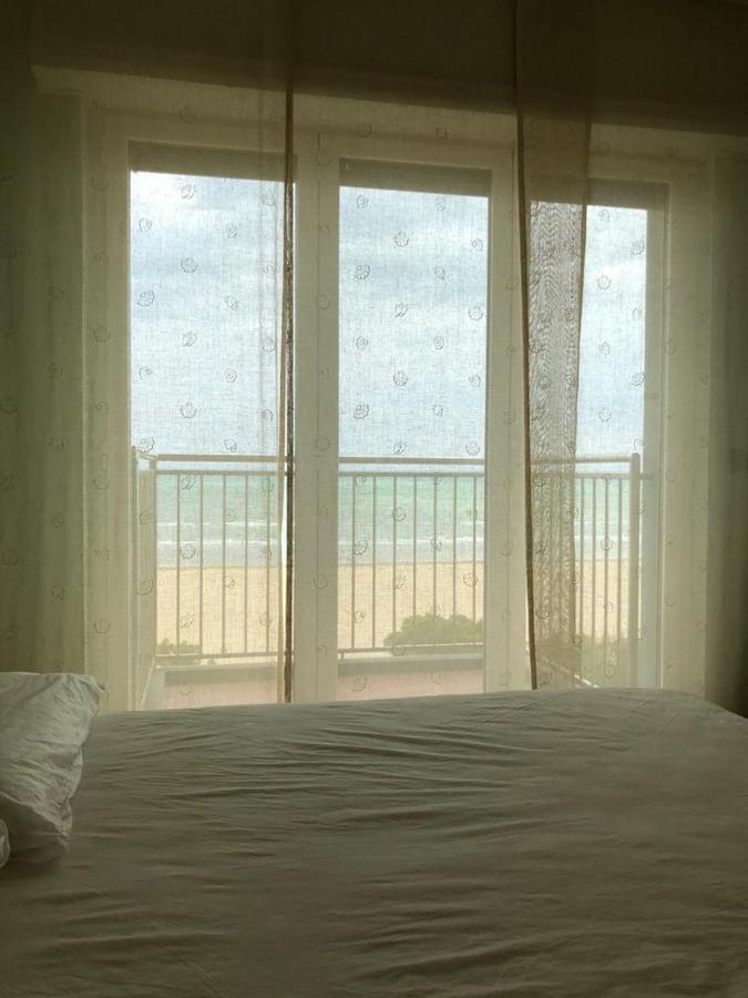 International Seaview Apartment *